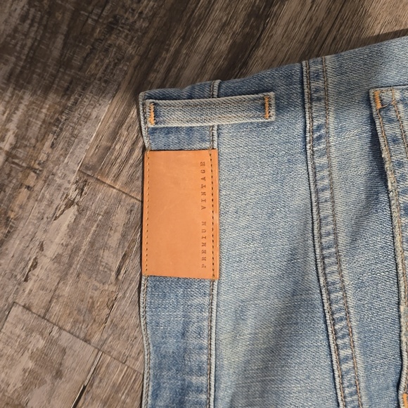 Citizens of Humanity Jeans Kaya Mid-Rise Kick Flare in Light Blue Wash | Size 27 - Picture 14 of 17